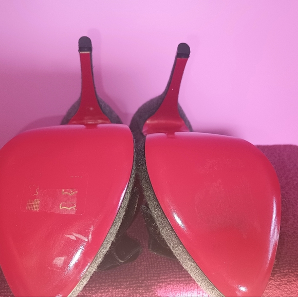 👠Christian Louboutin Iconic Wool "Lady Page" Red Bottom Heels (MSRP $740) - Picture 9 of 9